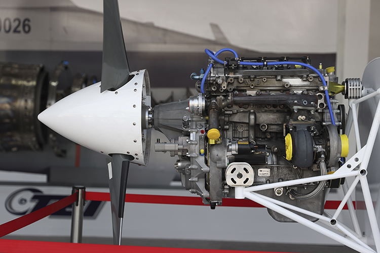 Foto.2 - Türk firması TEI tarafından üretilen yerli İHA turbo dizel motoru PD170